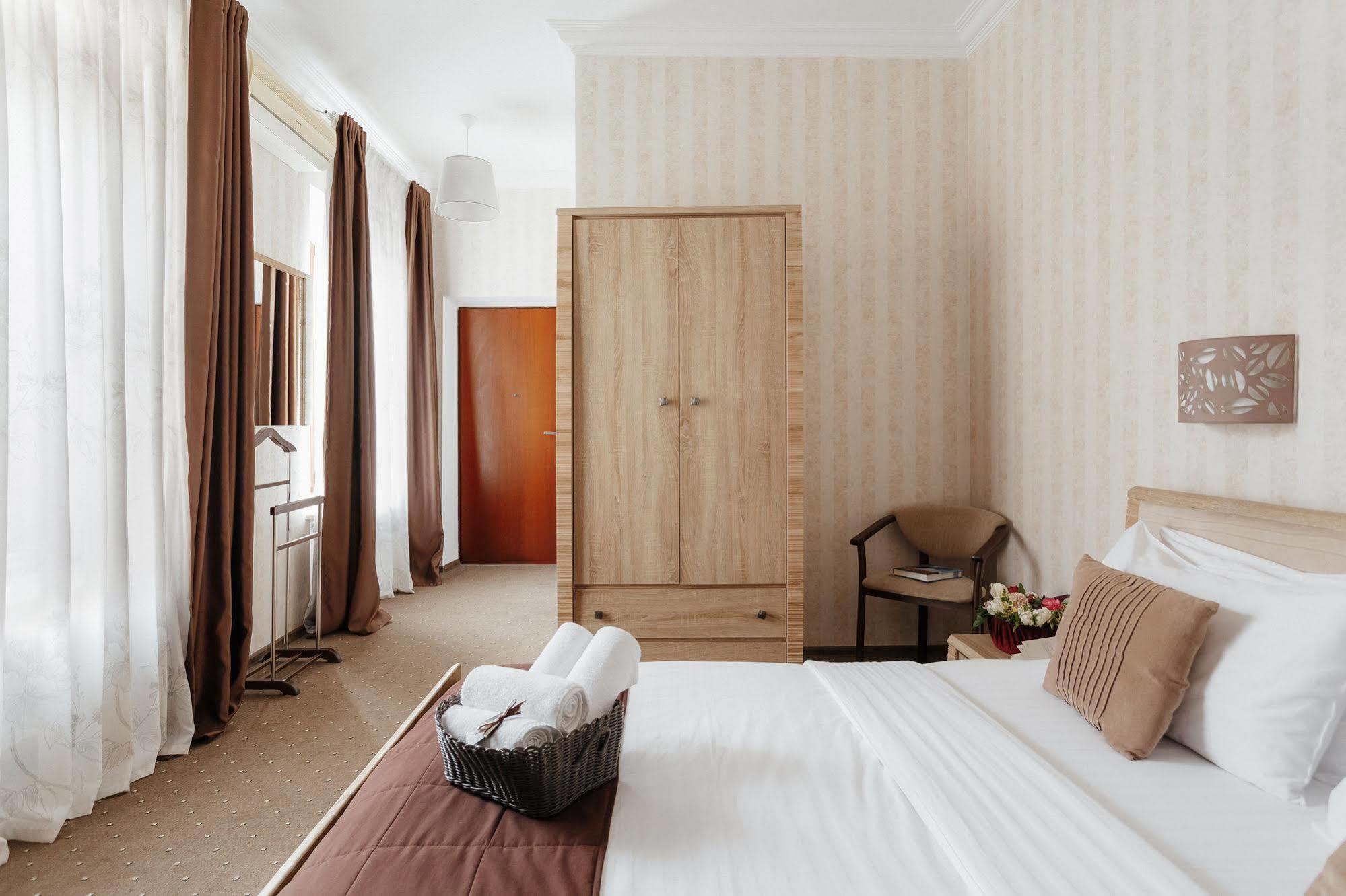 Noname Hotel Odessa Esterno foto